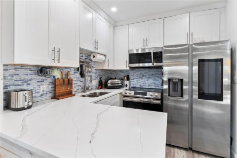 Condo in Fort Lauderdale, Florida, 2 bedrooms  № 1401290 - photo 6