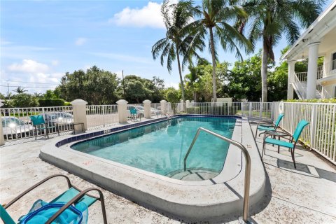 Condo in Fort Lauderdale, Florida, 2 bedrooms  № 1401290 - photo 24