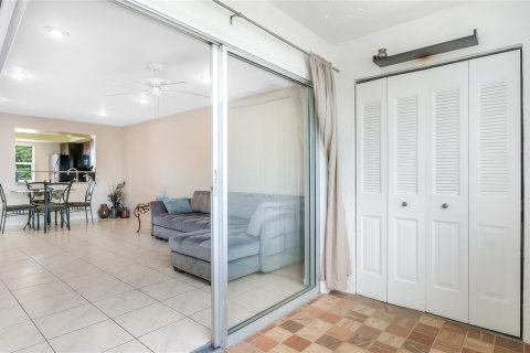 Condo in Boca Raton, Florida, 2 bedrooms  № 1146544 - photo 1