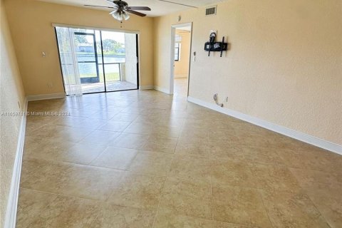 Copropriété à vendre à Tamarac, Floride: 2 chambres, 108.7 m2 № 1367540 - photo 18