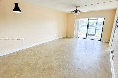 Copropriété à vendre à Tamarac, Floride: 2 chambres, 108.7 m2 № 1367540 - photo 19