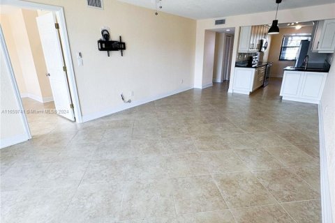 Condo in Tamarac, Florida, 2 bedrooms  № 1367540 - photo 21