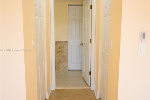 Condo in Tamarac, Florida, 2 bedrooms  № 1367540 - photo 28