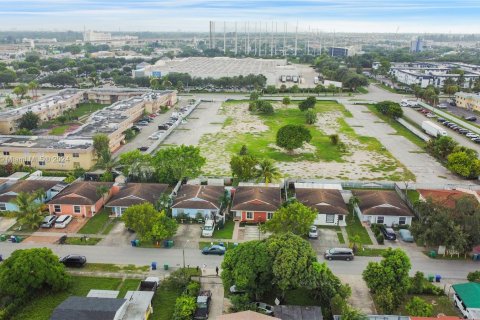 Villa ou maison à vendre à Miami Gardens, Floride: 3 chambres, 118.54 m2 № 1367541 - photo 21