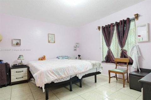 Casa en venta en Miami Gardens, Florida, 3 dormitorios, 118.54 m2 № 1367541 - foto 9