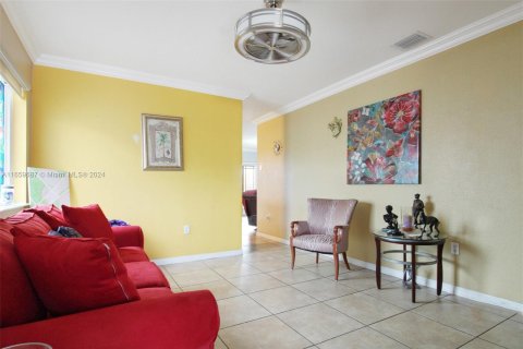 Villa ou maison à vendre à Miami Gardens, Floride: 3 chambres, 118.54 m2 № 1367541 - photo 5