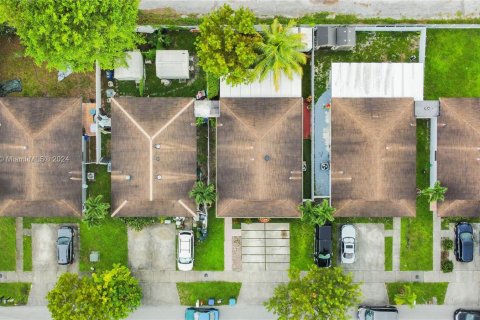 Villa ou maison à vendre à Miami Gardens, Floride: 3 chambres, 118.54 m2 № 1367541 - photo 3