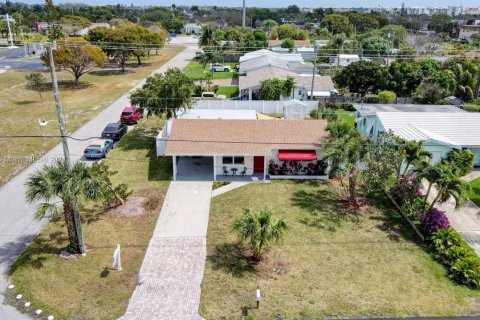 Villa ou maison à louer à Lantana, Floride: 3 chambres, 135.64 m2 № 1367500 - photo 6