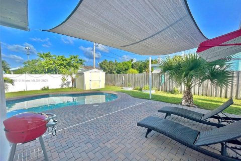 Casa en alquiler en Lantana, Florida, 3 dormitorios, 135.64 m2 № 1367500 - foto 20