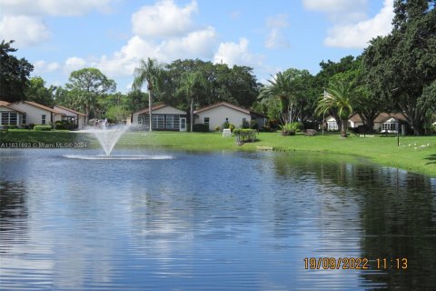 House in Stuart, Florida 2 bedrooms, 90.77 sq.m. № 1304727 - photo 14