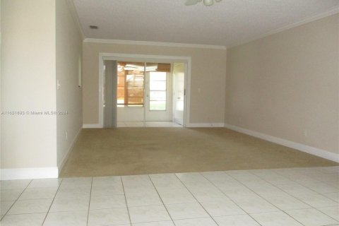 House in Stuart, Florida 2 bedrooms, 90.77 sq.m. № 1304727 - photo 4