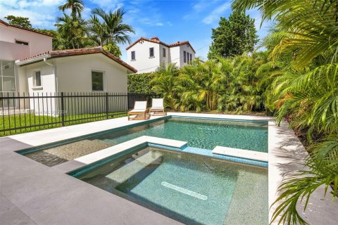 Villa ou maison à vendre à Coral Gables, Floride: 4 chambres, 233.84 m2 № 1294132 - photo 4