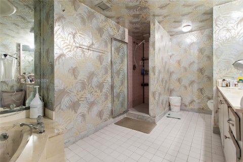 Condo in Hallandale Beach, Florida, 1 bedroom  № 1310277 - photo 20