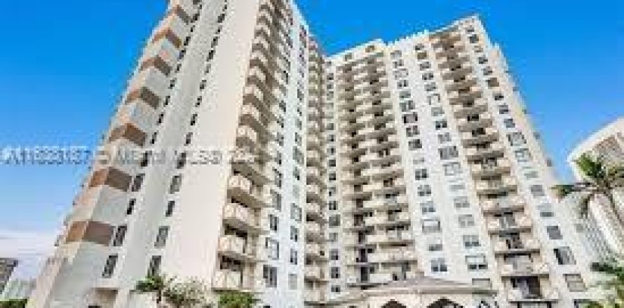 Condo à Hallandale Beach, Floride, 1 chambre  № 1310277