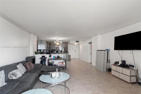 Condominio en venta en Hallandale Beach, Florida, 1 dormitorio, 120.77 m2 № 1310277 - foto 15