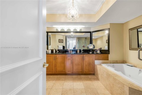 Condo in Aventura, Florida, 2 bedrooms  № 1310330 - photo 22