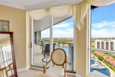 Condo in Aventura, Florida, 2 bedrooms  № 1310330 - photo 20