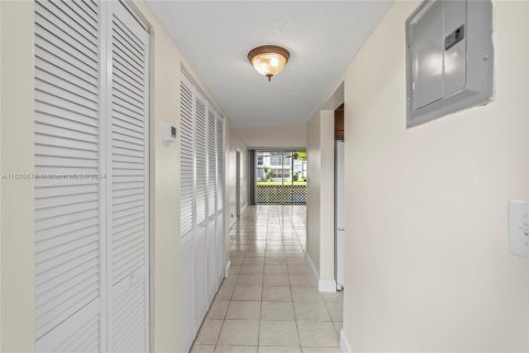 Condominio en venta en Tamarac, Florida, 2 dormitorios, 99.87 m2 № 1292052 - foto 4