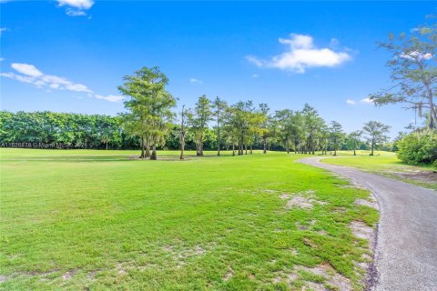 Condo in Tamarac, Florida, 2 bedrooms  № 1292052 - photo 27