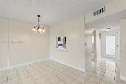 Condominio en venta en Tamarac, Florida, 2 dormitorios, 99.87 m2 № 1292052 - foto 7