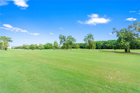 Condo in Tamarac, Florida, 2 bedrooms  № 1292052 - photo 28