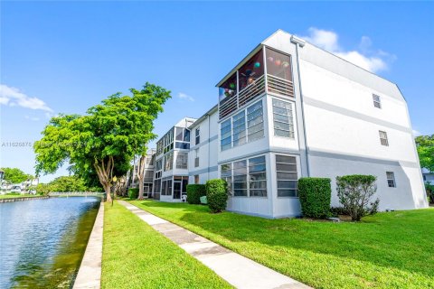 Condominio en venta en Tamarac, Florida, 2 dormitorios, 99.87 m2 № 1292052 - foto 23