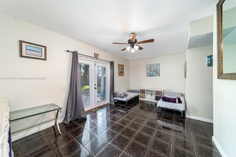 Casa en venta en Hollywood, Florida, 5 dormitorios, 169.08 m2 № 809182 - foto 10