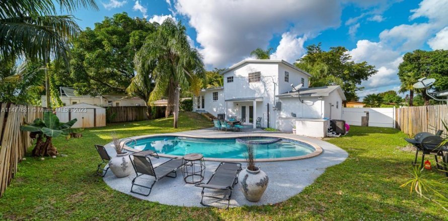 Villa ou maison à Hollywood, Floride 5 chambres, 169.08 m2 № 809182