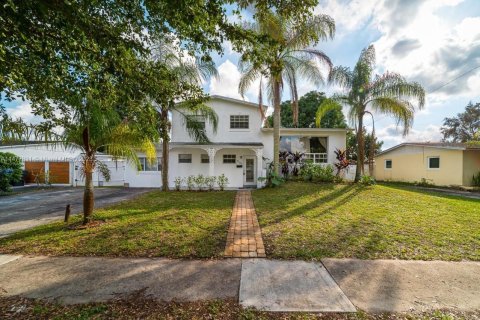 Villa ou maison à vendre à Hollywood, Floride: 5 chambres, 169.08 m2 № 809182 - photo 2