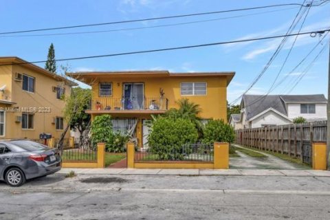 Propiedad comercial en venta en Miami, Florida, 326.83 m2 № 848026 - foto 1