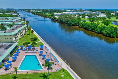 Copropriété à vendre à Boynton Beach, Floride: 2 chambres, 111.48 m2 № 1102310 - photo 3