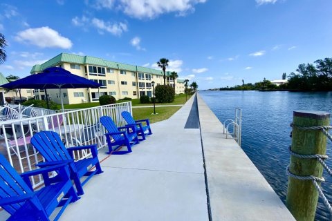 Condo in Boynton Beach, Florida, 2 bedrooms  № 1102310 - photo 12