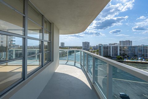 Copropriété à vendre à Hollywood, Floride: 2 chambres, 123.84 m2 № 1174210 - photo 12