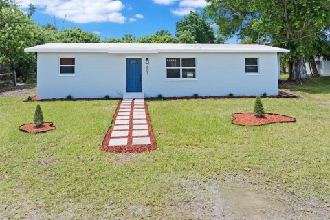 Villa ou maison à vendre à Punta Gorda, Floride: 3 chambres, 107.02 m2 № 1250684 - photo 1