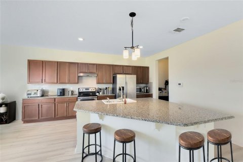 Casa en venta en Orlando, Florida, 4 dormitorios, 279.45 m2 № 1391111 - foto 5