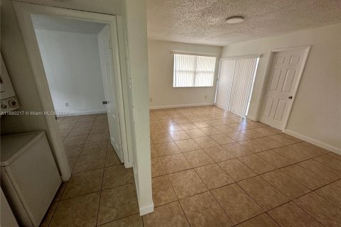 Copropriété à vendre à Hialeah, Floride: 2 chambres, 69.68 m2 № 1409290 - photo 7