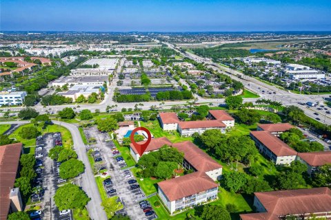 Copropriété à vendre à Pembroke Pines, Floride: 2 chambres, 108.32 m2 № 1208305 - photo 3