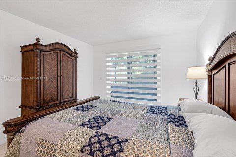 Copropriété à vendre à Pembroke Pines, Floride: 2 chambres, 108.32 m2 № 1208305 - photo 24