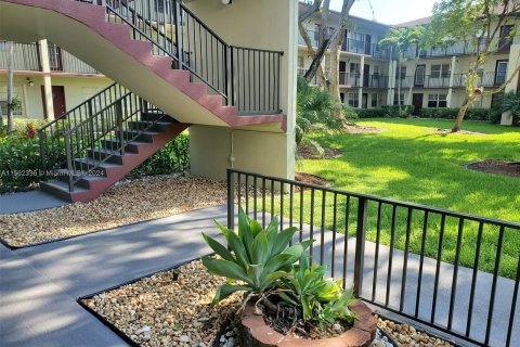 Condominio en venta en Pembroke Pines, Florida, 2 dormitorios, 108.32 m2 № 1208305 - foto 6