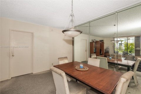 Condominio en venta en Hallandale Beach, Florida, 1 dormitorio, 76.92 m2 № 1208334 - foto 18