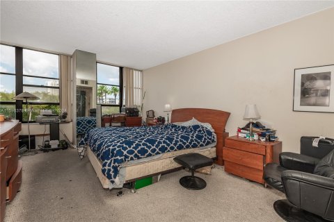 Condominio en venta en Hallandale Beach, Florida, 1 dormitorio, 76.92 m2 № 1208334 - foto 20