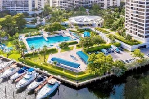 Condominio en venta en Hallandale Beach, Florida, 1 dormitorio, 76.92 m2 № 1208334 - foto 5