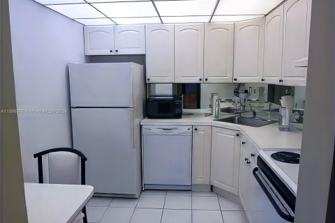 Copropriété à vendre à Hallandale Beach, Floride: 1 chambre, 76.92 m2 № 1208334 - photo 28