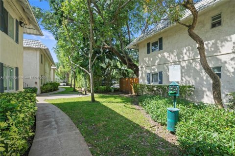 Condominio en venta en Pinecrest, Florida, 2 dormitorios, 74.79 m2 № 1101913 - foto 12