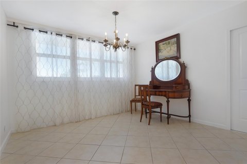 Condo in Lauderdale-by-the-Sea, Florida, 2 bedrooms  № 1102375 - photo 28