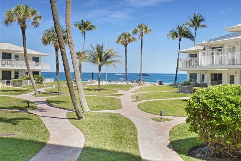 Condominio en venta en Lauderdale-by-the-Sea, Florida, 2 dormitorios, 116.13 m2 № 1102375 - foto 8