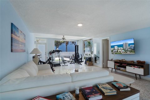Condo in Lauderdale-by-the-Sea, Florida, 2 bedrooms  № 1102375 - photo 23