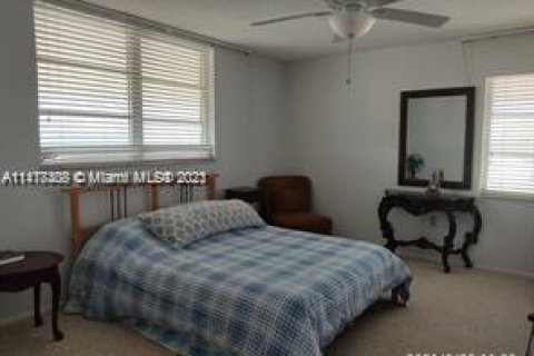 Condominio en venta en North Miami Beach, Florida, 2 dormitorios, 103.12 m2 № 809821 - foto 8