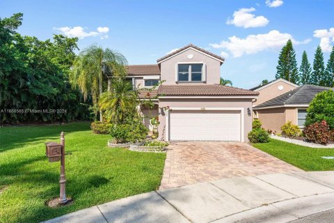 Villa ou maison à vendre à Weston, Floride: 4 chambres, 198.16 m2 № 1381772 - photo 1