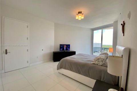 Condo in Sunny Isles Beach, Florida, 2 bedrooms  № 1382968 - photo 18